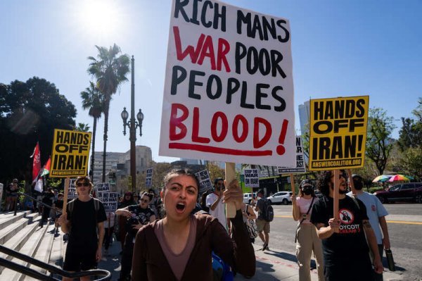 特朗普被指“借战掩丑”，对伊动武引爆美国内反战怒火