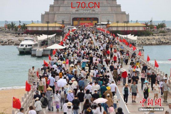 海南封关看变化：三亚春节假期旅游市场火热