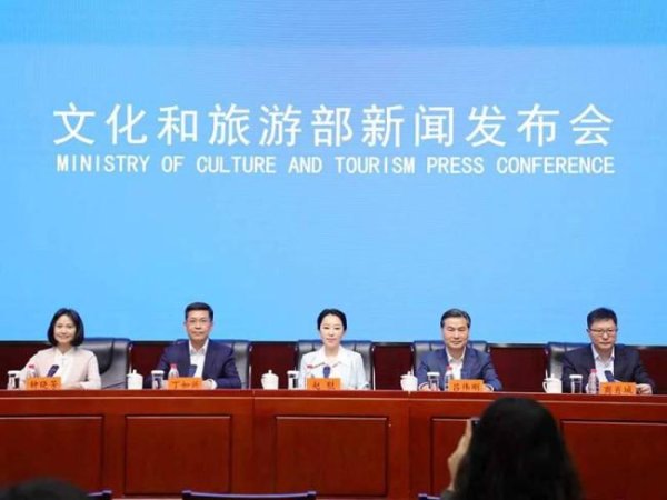 陈丽君我的大观园带动消费超3.6亿元 越剧新时尚