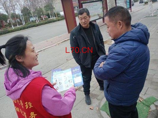 济宁市任城区李营街道临湖社区：反诈宣传进商铺 筑牢经营“安全盾”