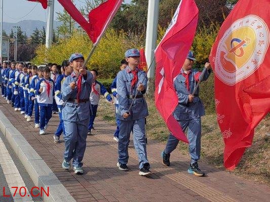 淄博市博山区中心路小学开展“重走长征路 清明祭英烈”主题活动